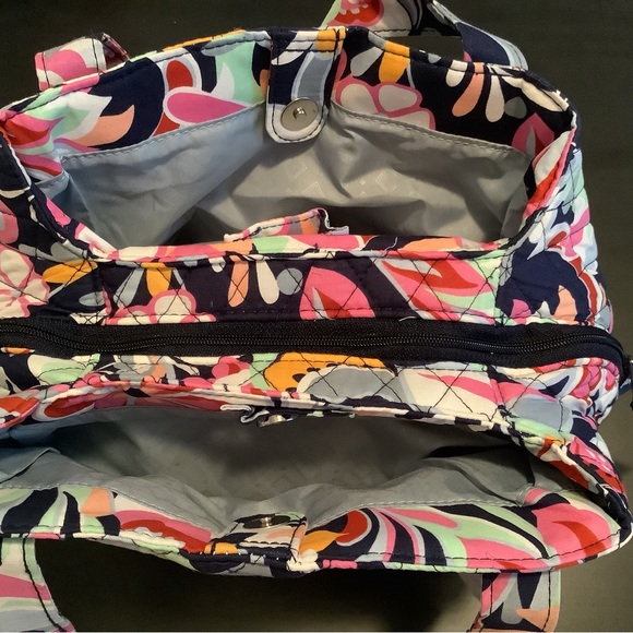 Vera Bradley Matched Set - HandBag & Cosmetic Bag - Mod Paisley  NWT - Picture 5 of 9